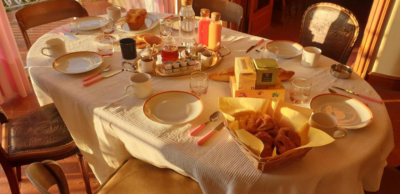 La Tour Noble Bed and Breakfast Saint-Saturnin  Εξωτερικό φωτογραφία